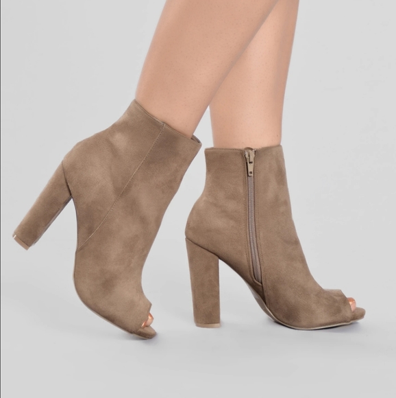 Wild Diva Shoes - Fashion Nova Tan Open Peep Toe Ankle Booties Size7